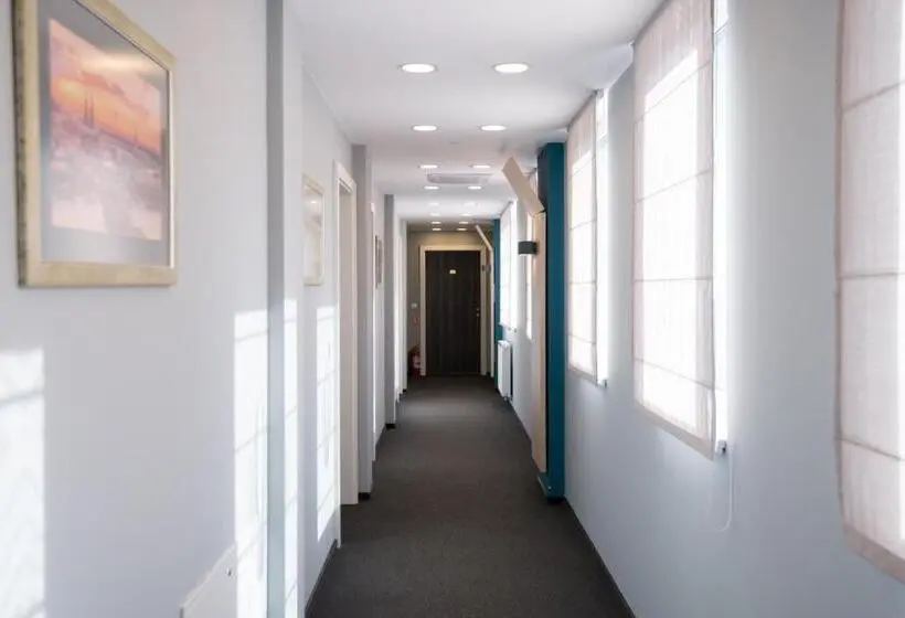 اتاق استاندارد, Panorama Business Inn