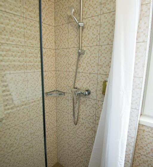 اتاق استاندارد سه نفره, Panorama Business Inn