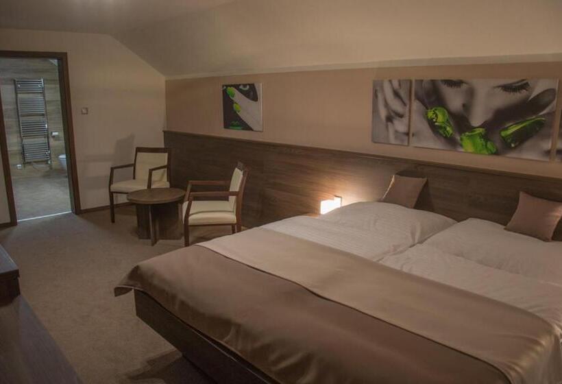 バルコニー付きデラックスルーム, Restaurace A Penzion U Klásků