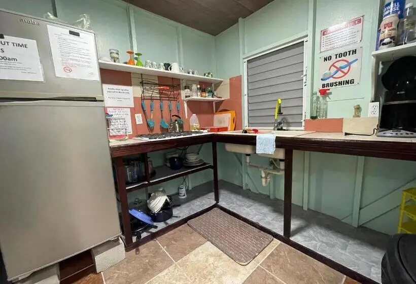 اتاق استاندارد با بالکن, Sea N Sun Guest House