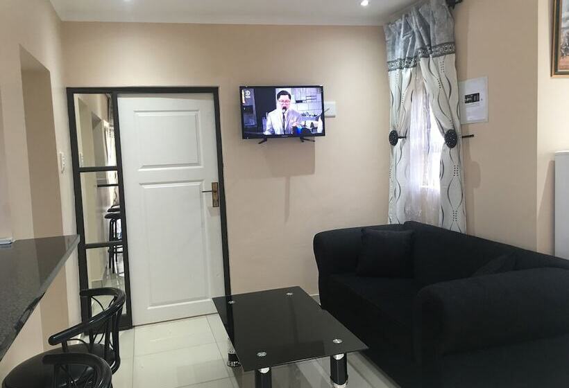 اتاق خانوادگی, Valley View Lodge