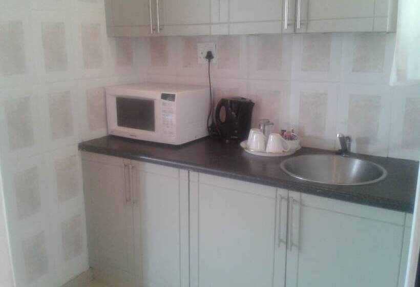 اتاق خانوادگی, Valley View Lodge