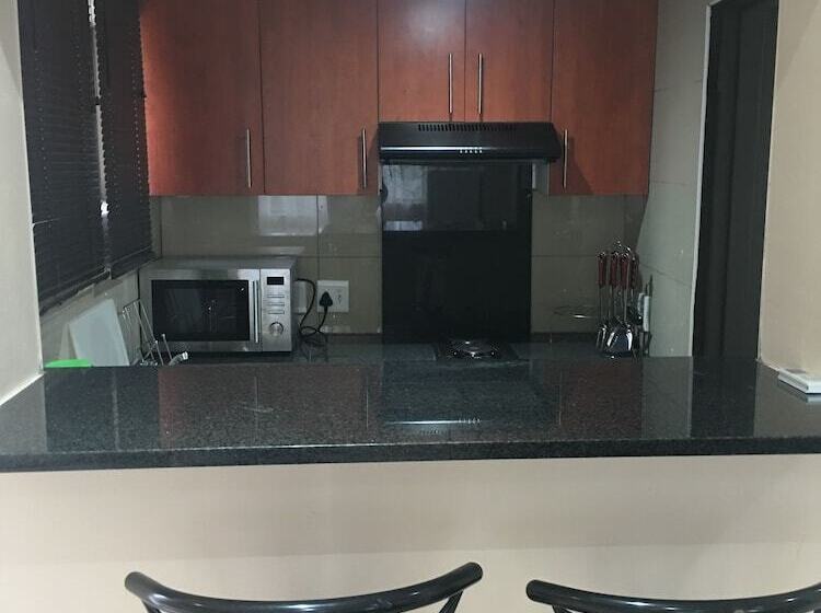 اتاق خانوادگی, Valley View Lodge