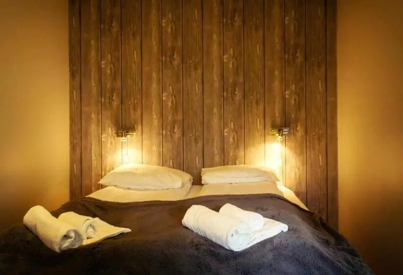スタンダードスタジオ, Villa Svolvær