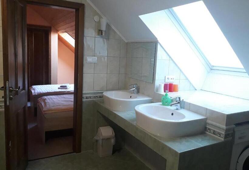 패밀리 룸, Penzion Fantasy   Restaurant