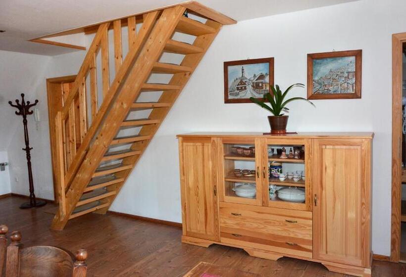 Люкс Дюплекс, Penzion V Podhradí