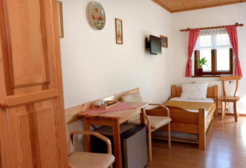 اتاق استاندارد سه نفره, Penzion V Podhradí