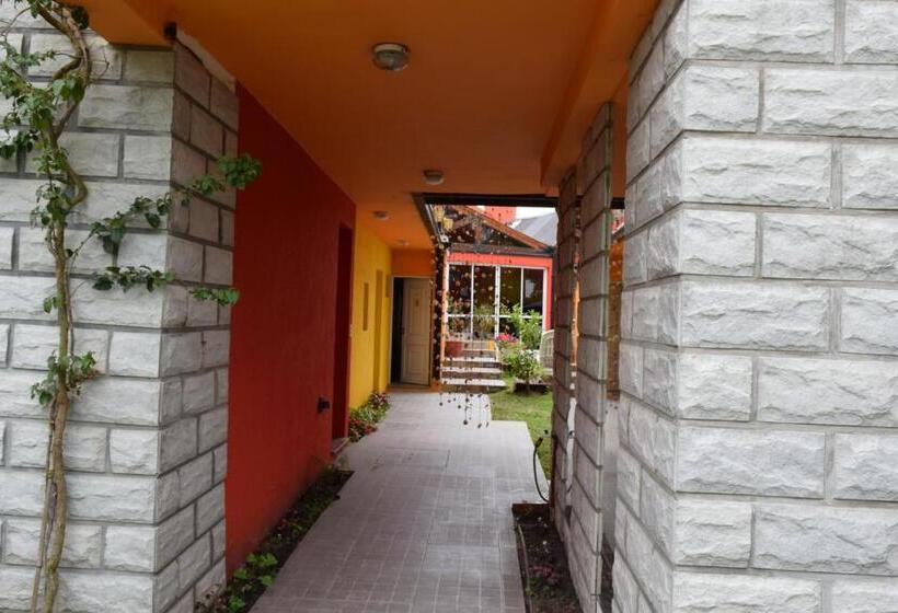 شقة غرفة واحدة, Costas Del Paraiso