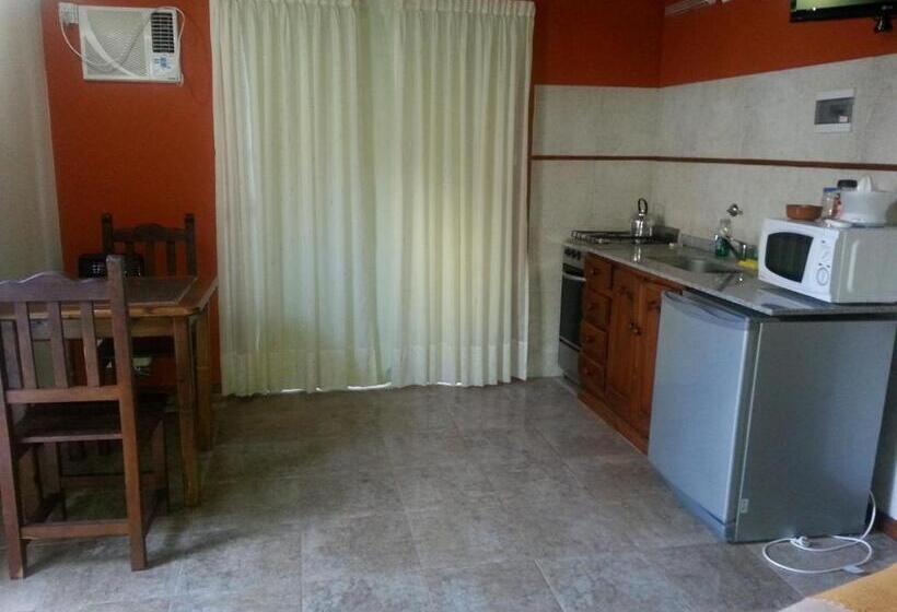 شقة غرفة واحدة, Costas Del Paraiso