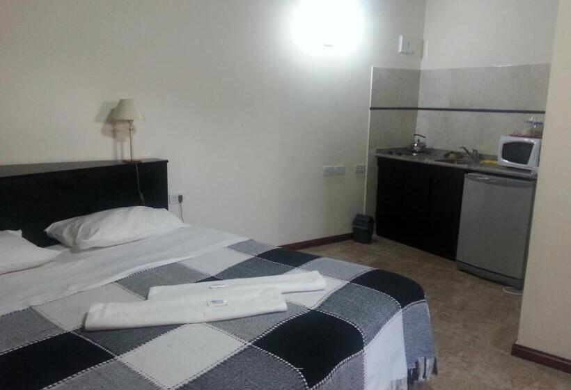 شقة غرفة واحدة, Costas Del Paraiso