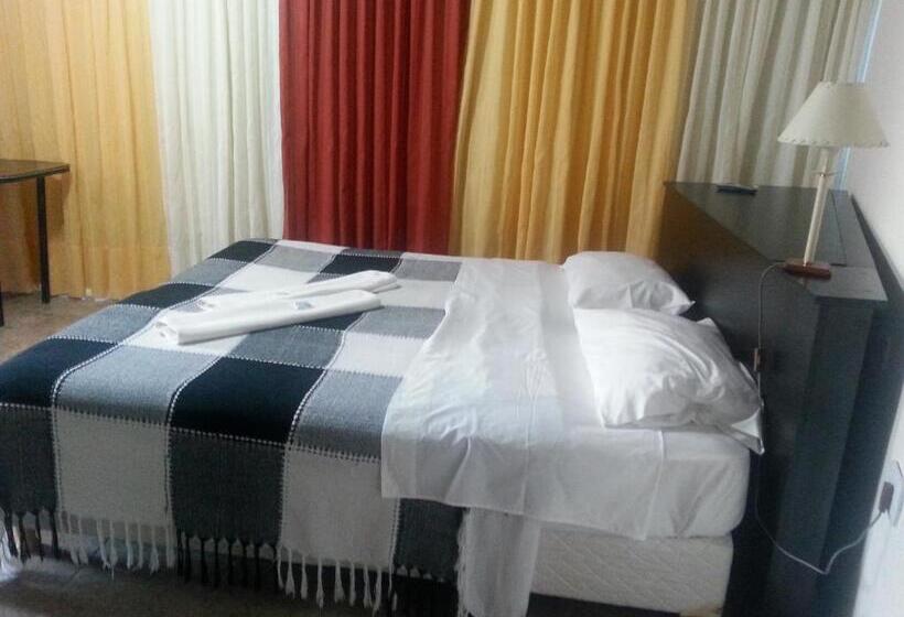 شقة غرفة واحدة, Costas Del Paraiso