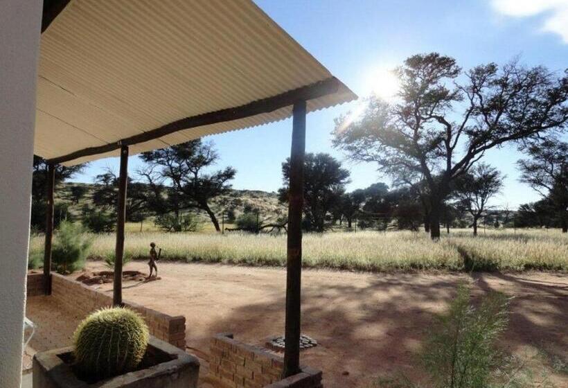 بانگلوی استاندارد, Terra Rouge Guestfarm & Sonstraal Farmhouse