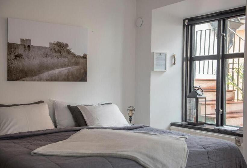 스탠다드 스튜디오 (테라스구비), L Repet