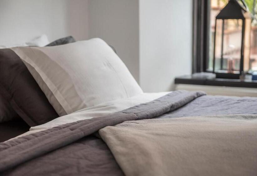 스탠다드 스튜디오 (테라스구비), L Repet