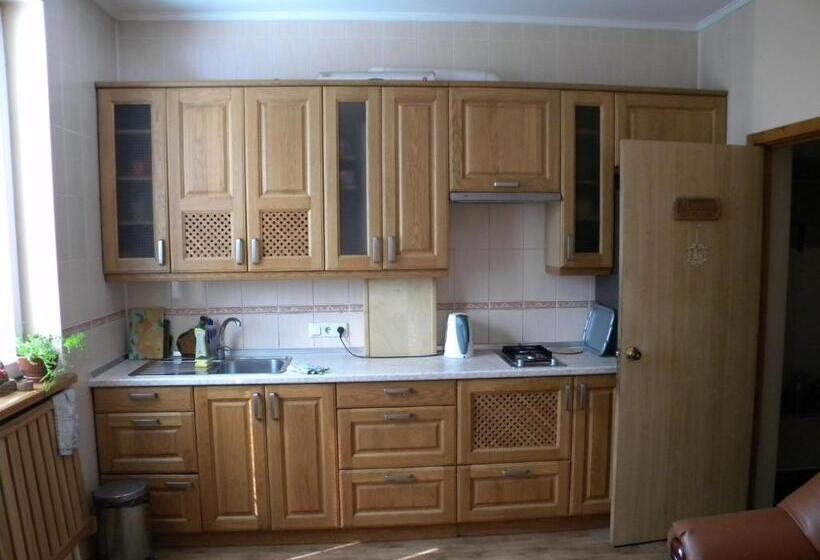 اتاق خانوادگی, Guest House Dacha