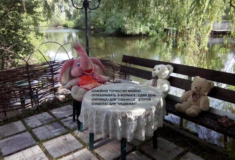 اتاق خانوادگی, Guest House Dacha