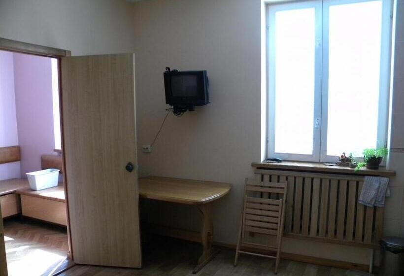 اتاق استاندارد با چشم‌انداز باغ, Guest House Dacha