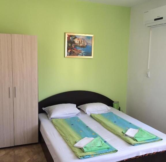 Номер Стандарт с Балконом, Guest House Yanina
