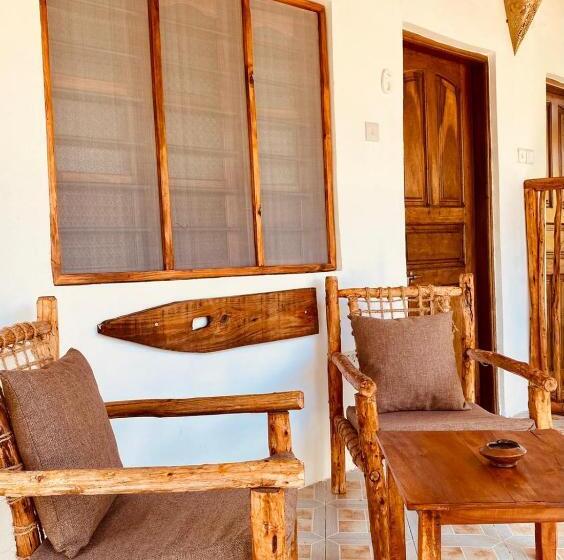 Номер Deluxe Вид на Море Боковой, Helwas Zanzibar Beach