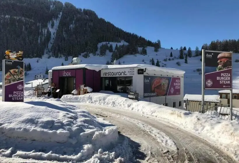 اتاق خانوادگی با سرویس بهداشتی مشترک, Ibex Hostel