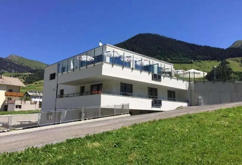 اتاق خانوادگی با سرویس بهداشتی مشترک, Ibex Hostel