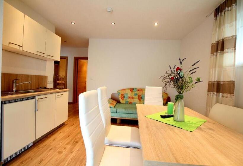 Апартаменты 1 Спальня с Террасой, Ibex Hostel