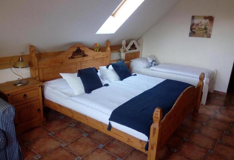 חדר דלוקס לשלושה, Penzion Rozmarýn