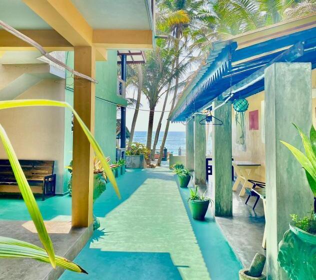 اتاق استاندارد, Praneeth Guest House