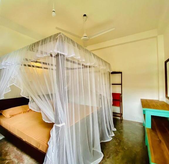اتاق استاندارد, Praneeth Guest House