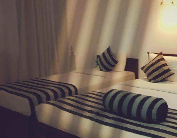 带阳台的三人标准间, Shadow Inn Ella