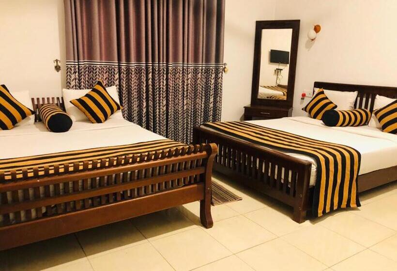 家庭间, Shadow Inn Ella