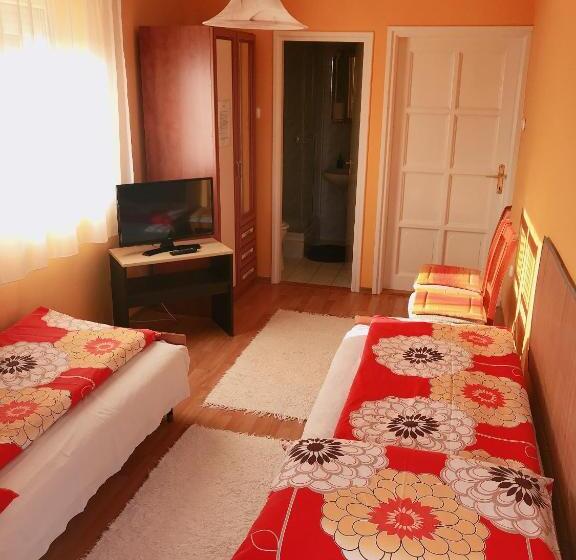 标准房带园景, Zsuzsi Vendégház