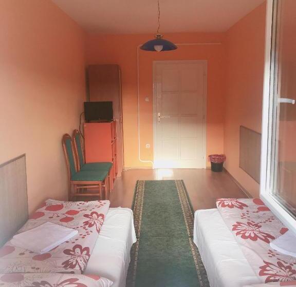 Standard room with outdoor bath, Zsuzsi Vendégház