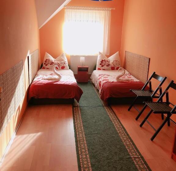 Standard room with outdoor bath, Zsuzsi Vendégház