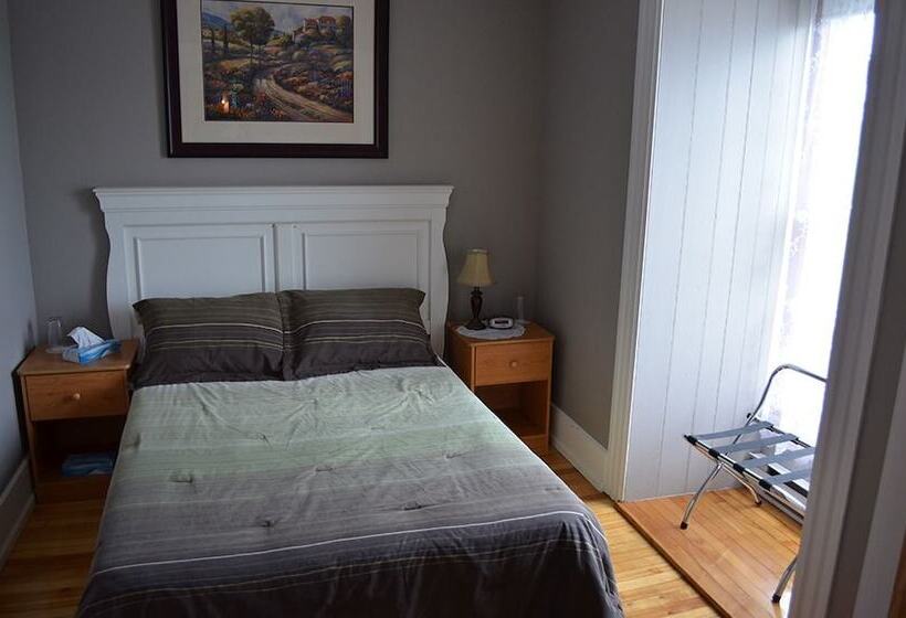 חדר סטנדרט לשלושה, Auberge William Wakeham