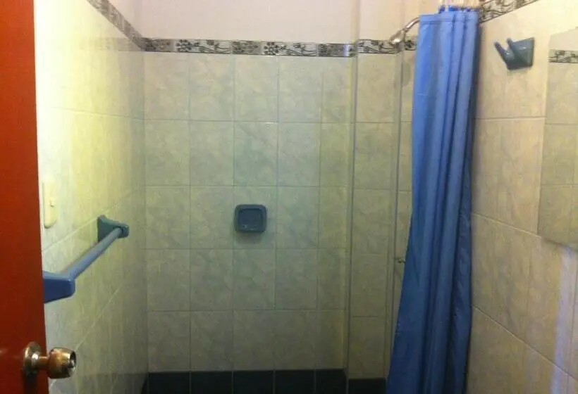 Perhehuone, Hostal Tres Máscaras