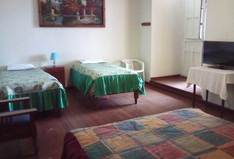 ファミリールーム, Hostal Tres Máscaras