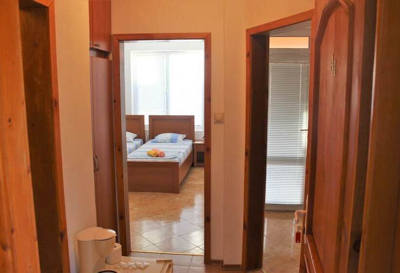 デラックススイート, Dream House