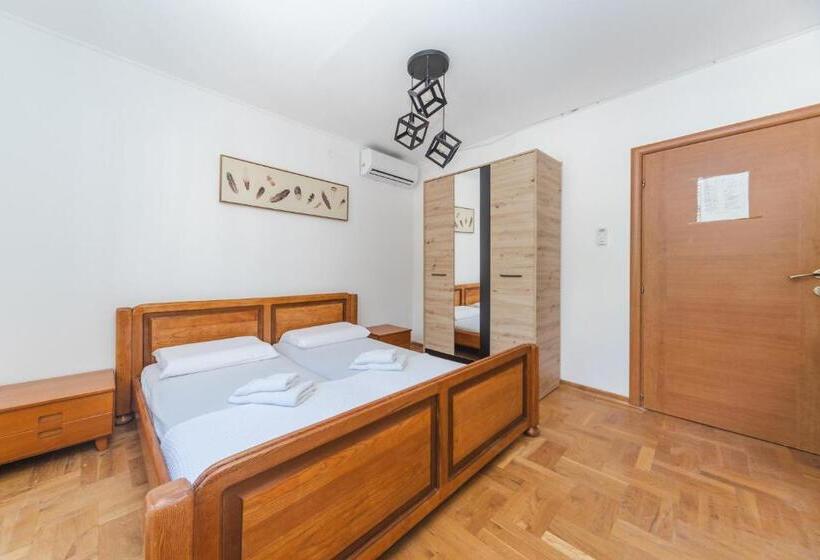 استودیو استاندارد با بالکن, Guest House Zuber