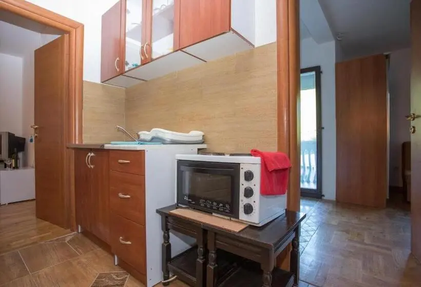 اتاق استاندارد, Guest House Zuber