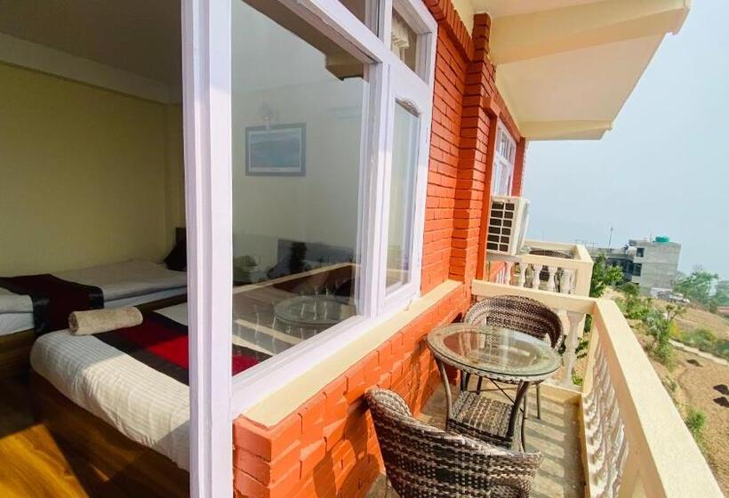 اتاق استاندارد سه نفره, Himalayan Sunrise