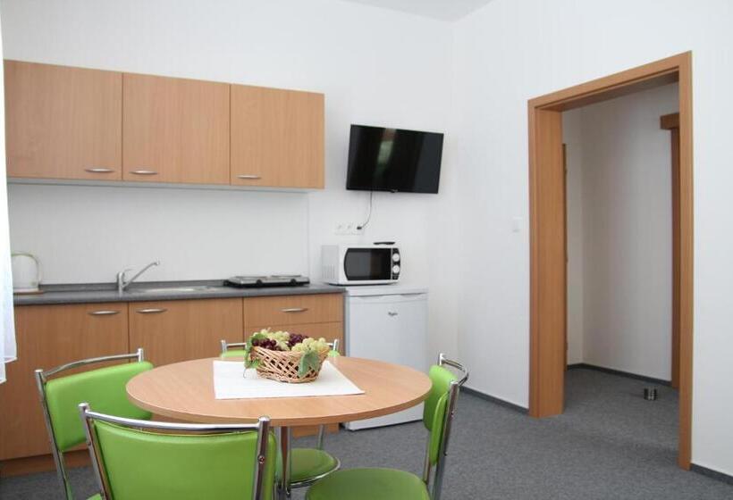 Suíte, Penzion Bobule