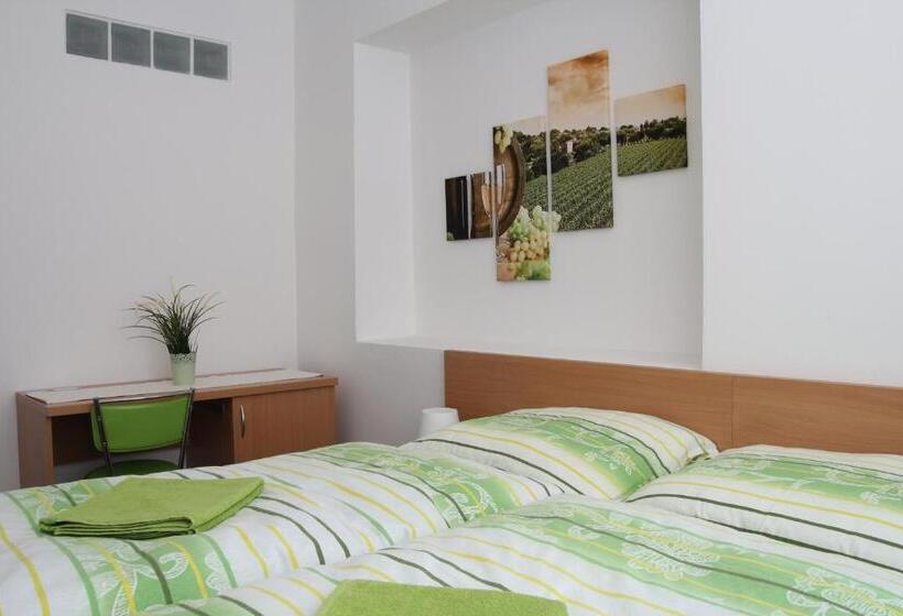 Suíte, Penzion Bobule