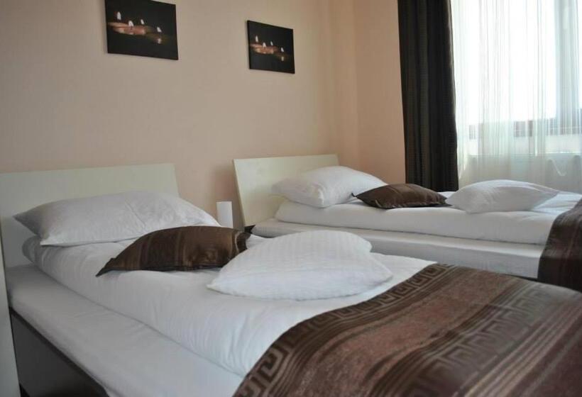 غرفة قياسية, Pensiunea Queen Mary