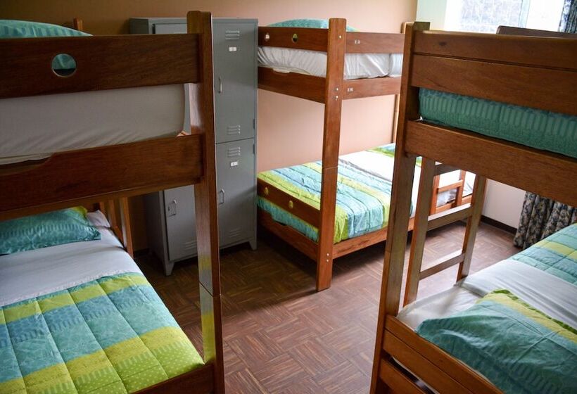 공동 객실, Tupac Lima Airport