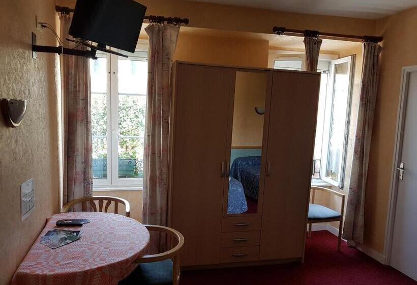 غرفة عائلية, De La Gare