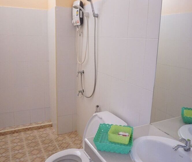 غرفة قياسية ثلاثية, Jirasin Hotel & Apartment