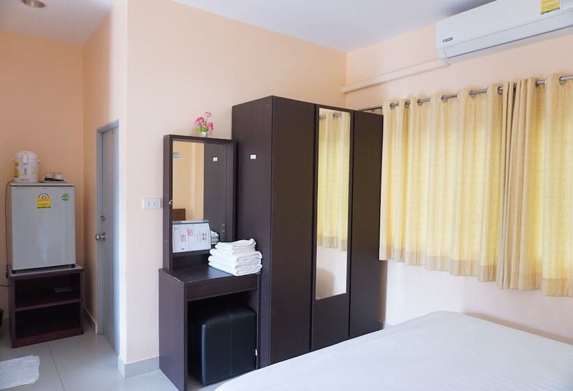 Номер Стандарт Трехместный, Jirasin Hotel & Apartment