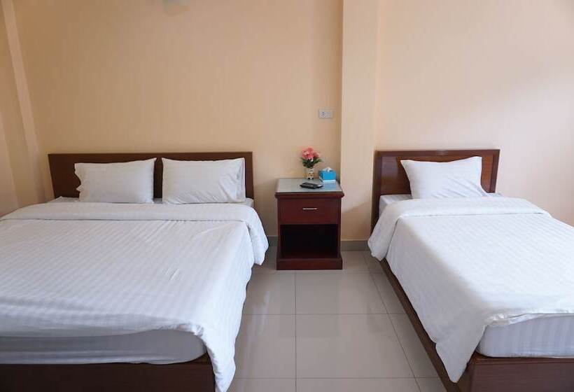 Номер Стандарт Трехместный, Jirasin Hotel & Apartment