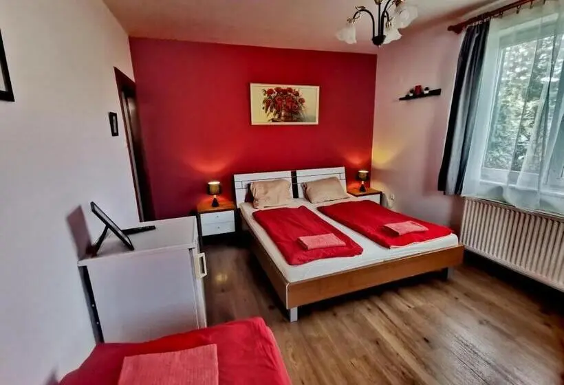 Standard Neljän Hengen Huone, Dolce Villa Balaton